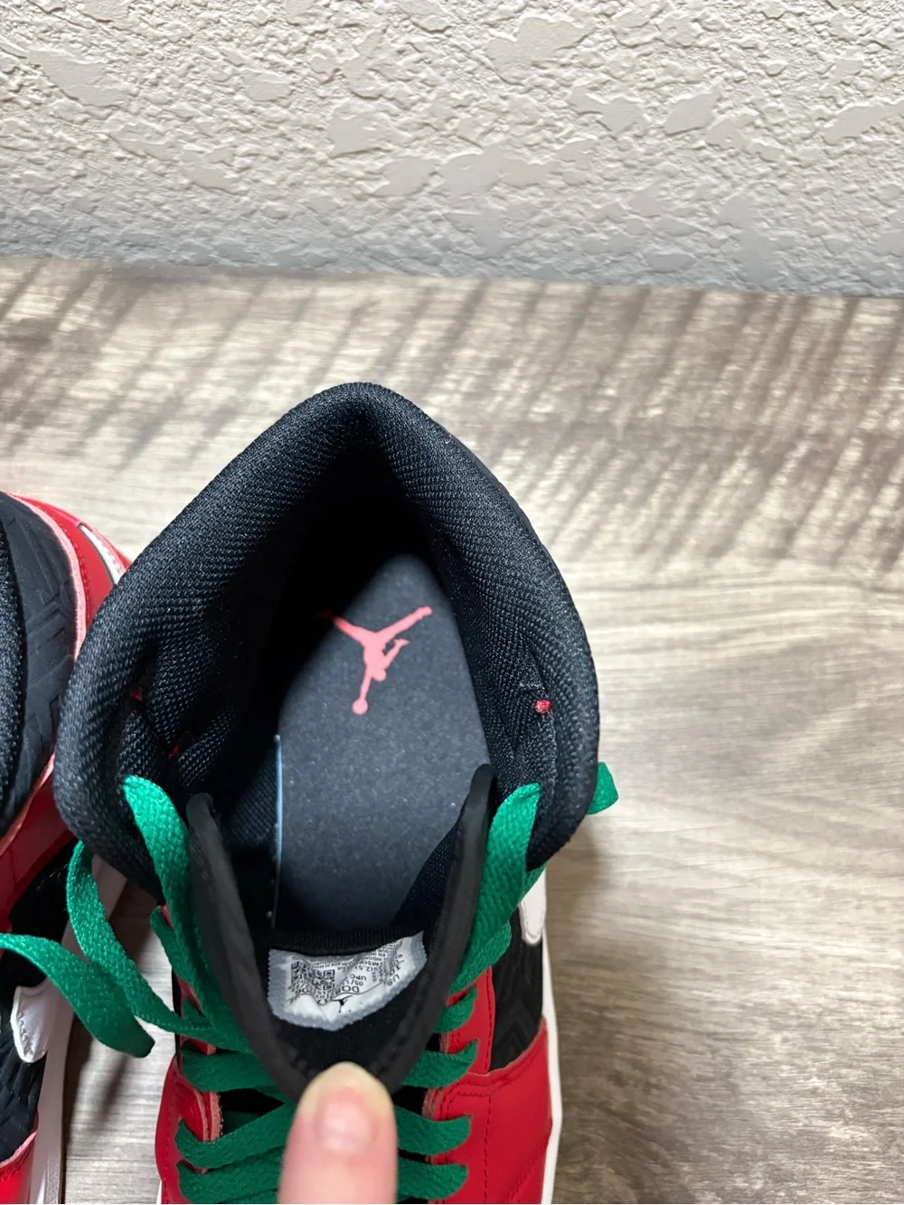 Air Jordan 1 Mid SE Christmas Men’s 10.5 Near DS